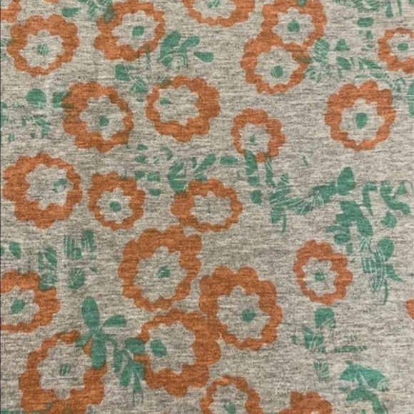 Lularoe Gray Floral Classic Tee Large NWT - Picture 3 of 8